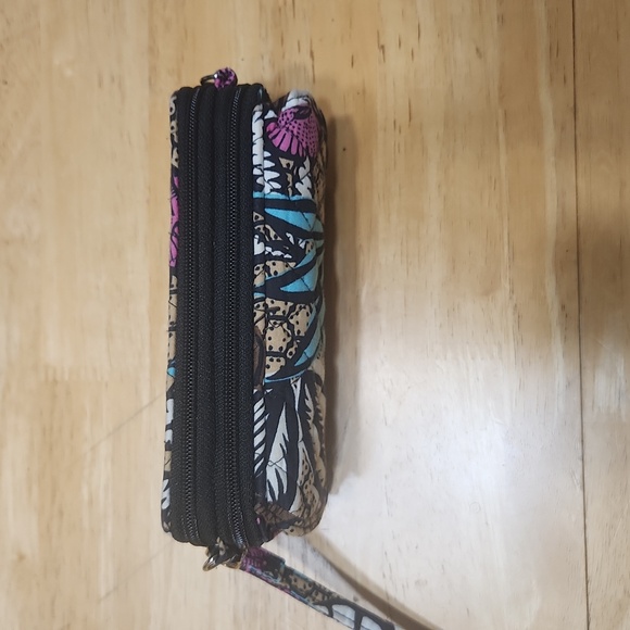 Vera Bradley Wristlet - Picture 2 of 6
